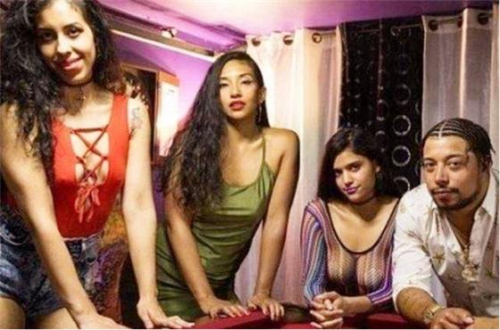 色欲色丁香人妻绽放，婷婷风情万种，欲语还休撩人心弦