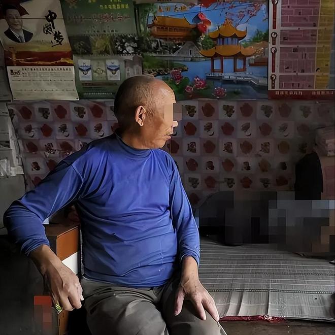 70岁色老头深夜骚扰邻居被举报，警方介入调查取证，引发社区安全热议