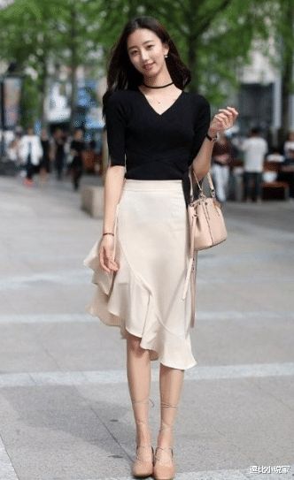 熟妇3751的迷人魅力与时尚穿搭，展现成熟女性风采，优雅气质令人心动