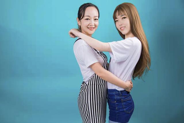 17岁阿姨美丽姑娘高清电视剧震撼上映，青春故事扣人心弦，感人剧情引发热议