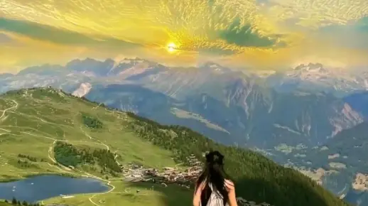 2.青草久久久免费视频，绿意盎然美景，治愈心灵放松身心，尽享自然馈赠