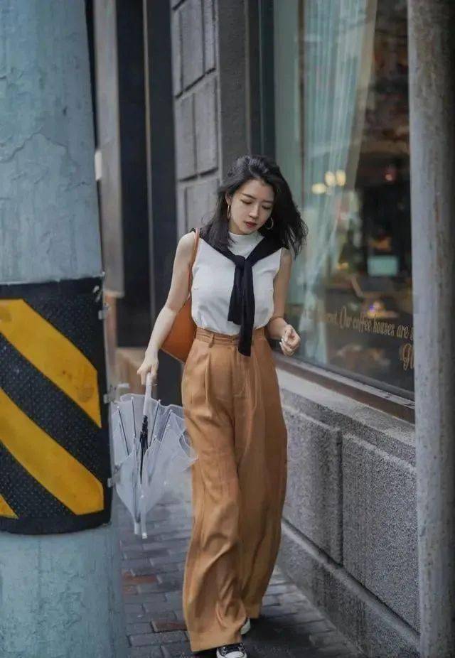 国产69精品久久孕妇黑丝穿搭指南，显瘦又时尚，孕期也能魅力四射