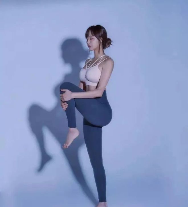 香艳诱惑色欲蜜臀AV撩人写真，极致魅惑，性感曲线，视觉盛宴
