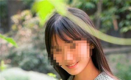 18岁尻少妇黄浜的青春故事，揭秘她的生活点滴，展现真实魅力与成长轨迹