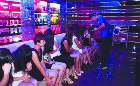 中国一级特黄真人毛片站街妓女浜揭秘，暗访地下色情产业链，惊人内幕首次曝光