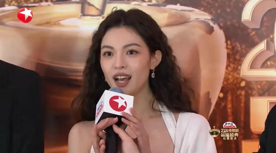 巨乳人妻剧集热播中，扣人心弦剧情，引爆观众热议狂潮
