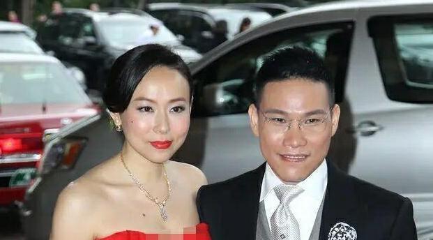 A片富婆奢华生活揭秘，看她如何挥金如土，享受极致快感人生