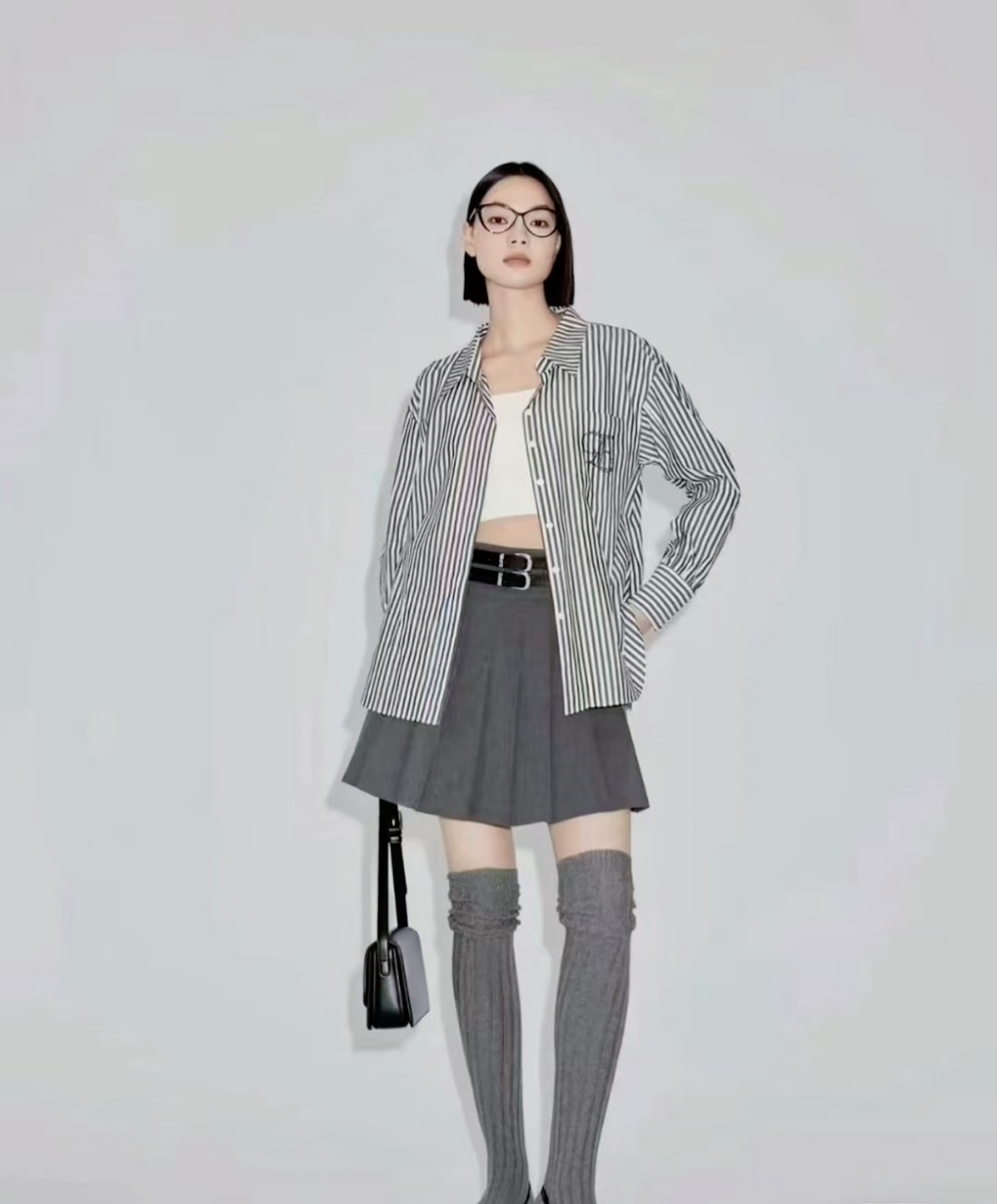 亚洲少妇在线观看精彩生活，分享时尚穿搭，探索美丽秘诀