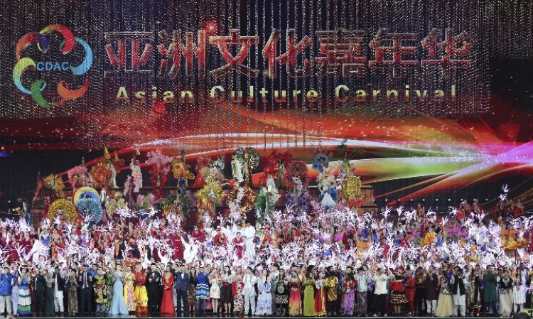亚洲小老弟崛起之路，探索亚洲文化魅力，见证小老弟成长故事