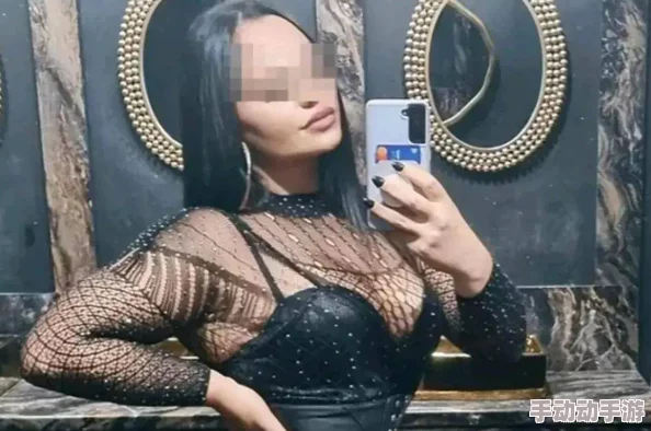 2.淫妇直播争议不断网友热议平台监管待加强