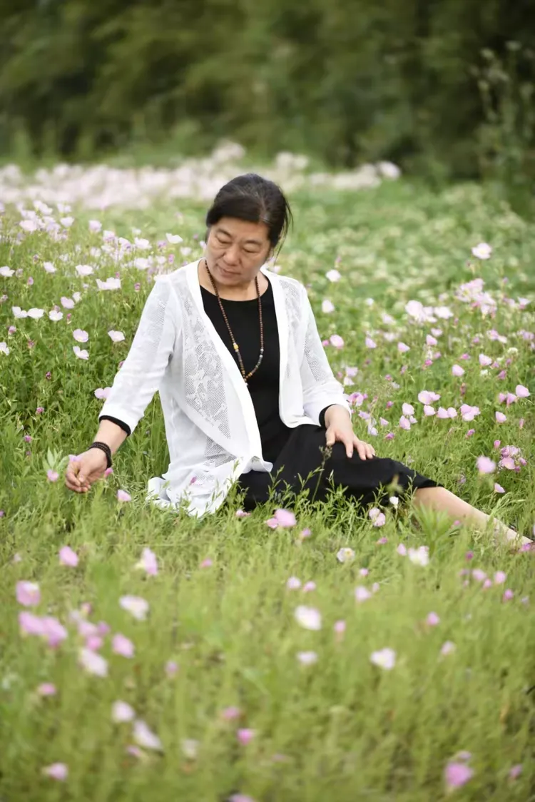 丰满的闺蜜3带来温馨友谊，分享生活点滴，感受真挚情感与快乐时光