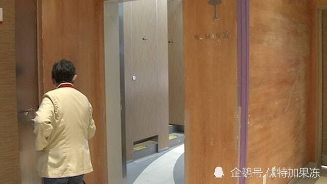 偷窥女厕AAAAAA片引发热议，警方介入调查，呼吁加强公共场所安全管理