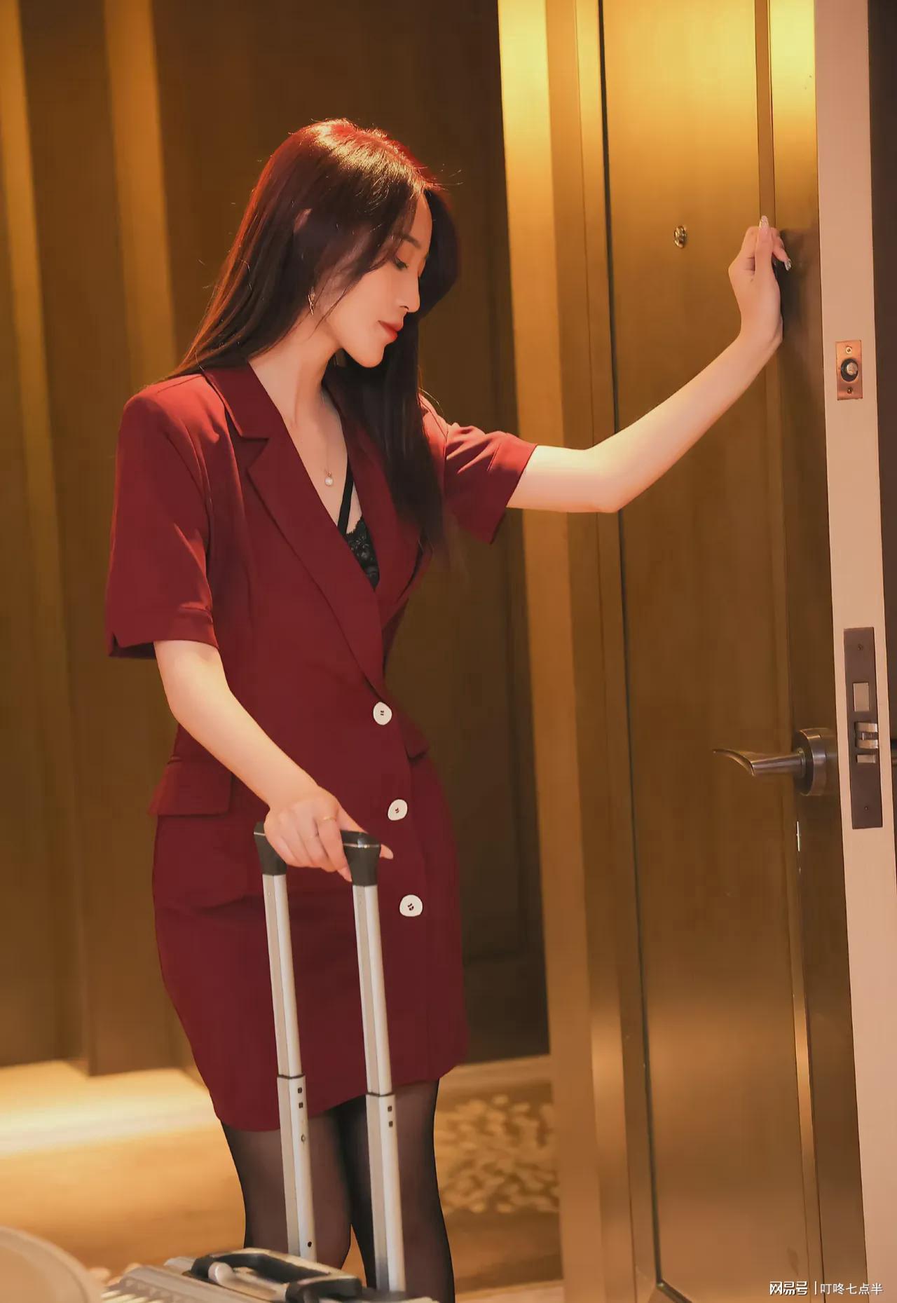 欧美制服丝袜视频在线观看，高清制服诱惑，丝袜美腿经典合集