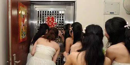 1.偷拍熟女邻居真实露脸惊现