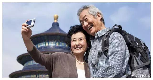 2.性交老太太的晚年生活，健康问题，社会关注与支持