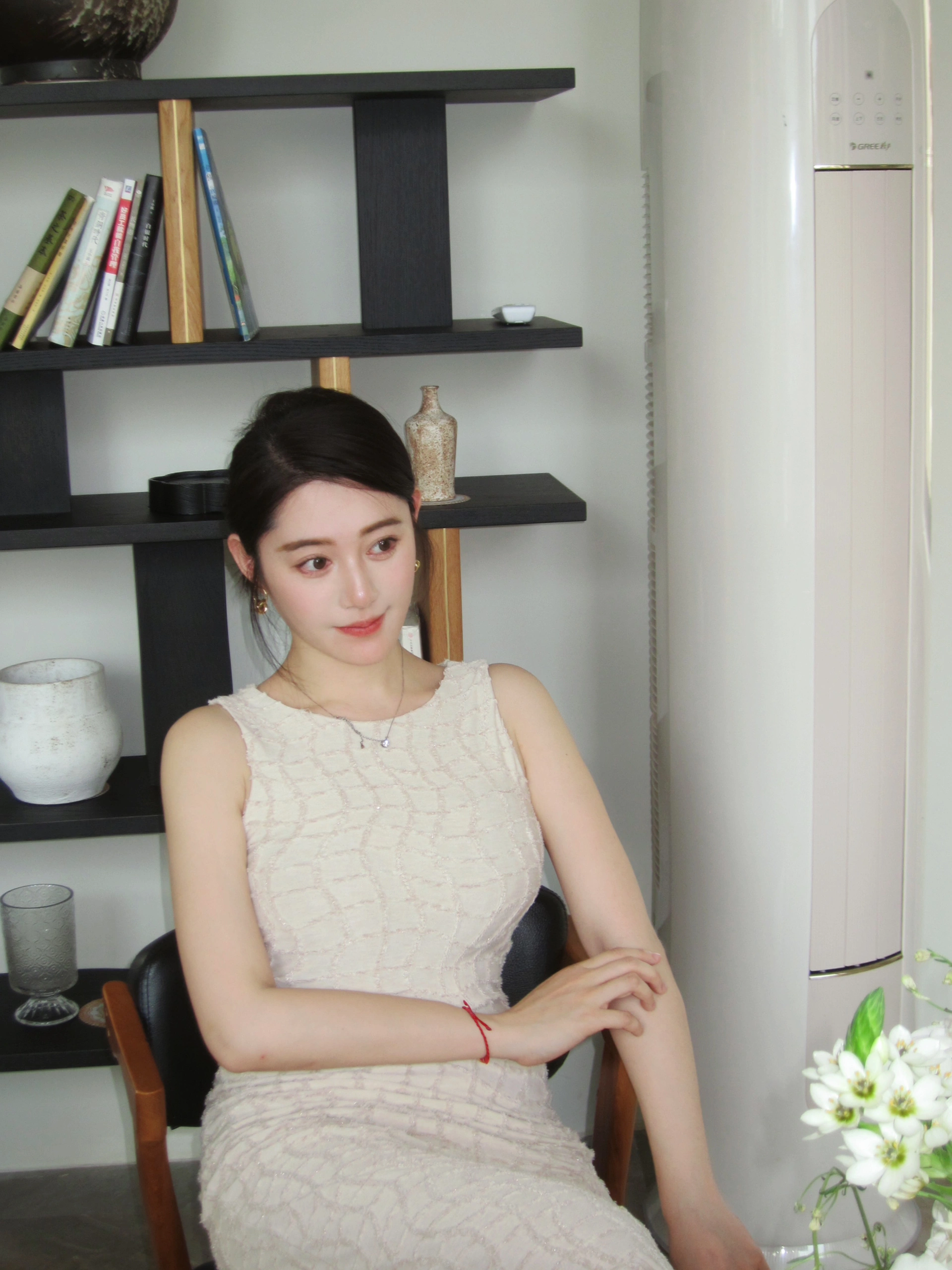熟女人妻们的诱惑，成熟魅力绽放，人妻风情万种