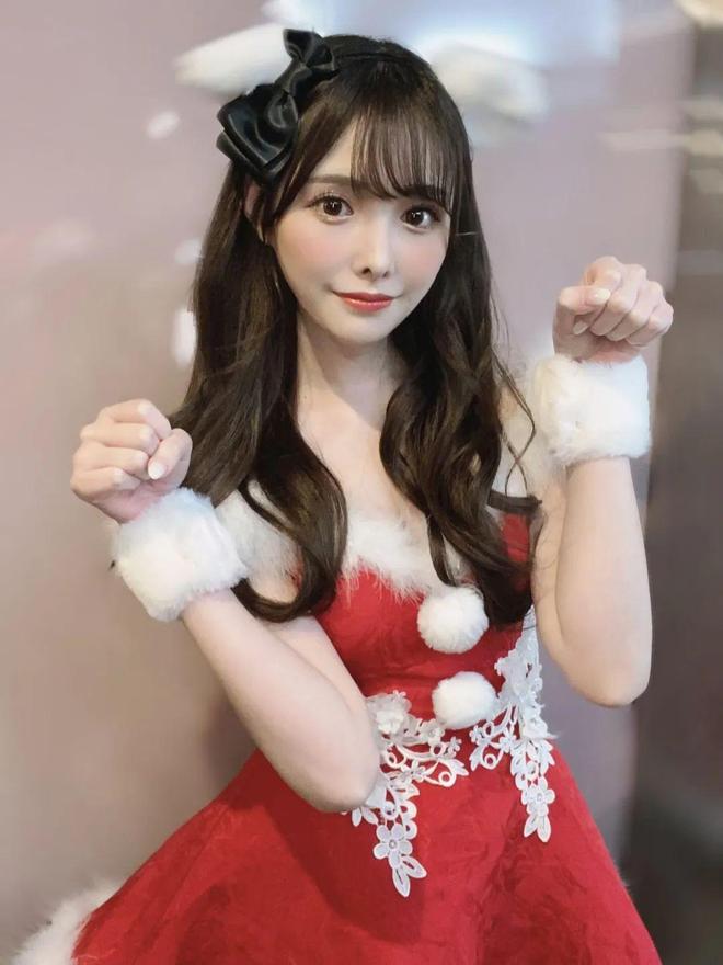 苍井空张开腿实干16次浜，激情演绎经典片段，真实记录幕后花絮，揭秘拍摄全过程