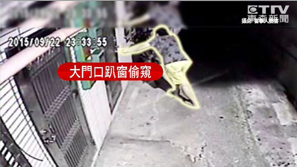 偷拍熟女如厕28p真实记录，隐秘角落，浴室偷窥，熟女私密瞬间全收录