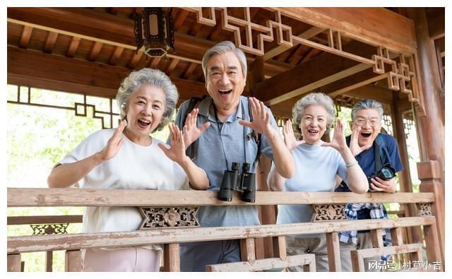 70岁老太的晚年生活充满幸福与活力