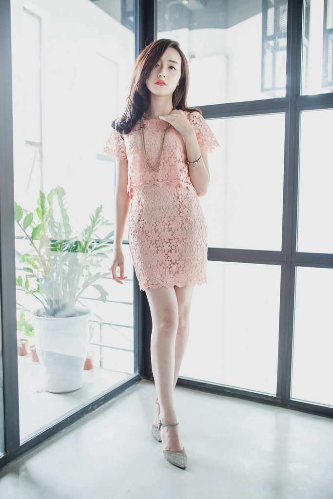 2.公交车上性感少妇视频流出，网友热议，XXXX片段引发关注