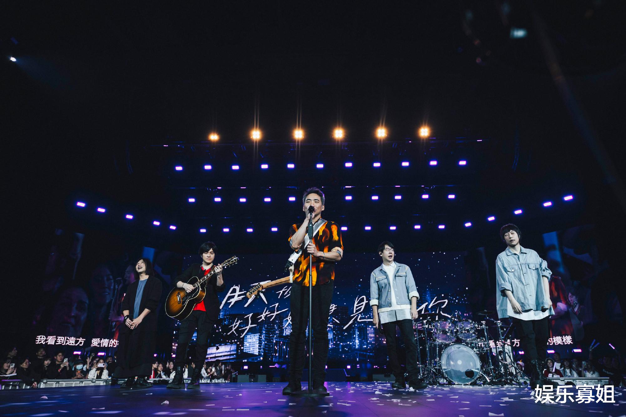 2.四方色播五月天，缤纷色彩映初夏，音乐与光影交织