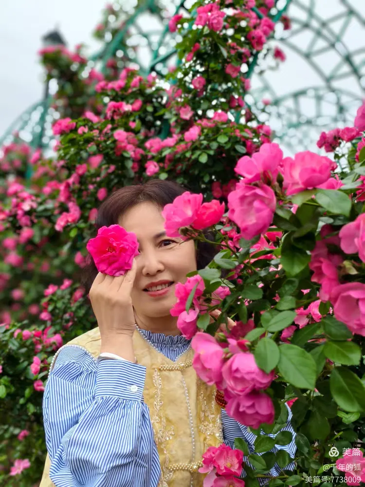 婷婷青青草草绽放自然之美，芬芳满园，谱写春日诗篇