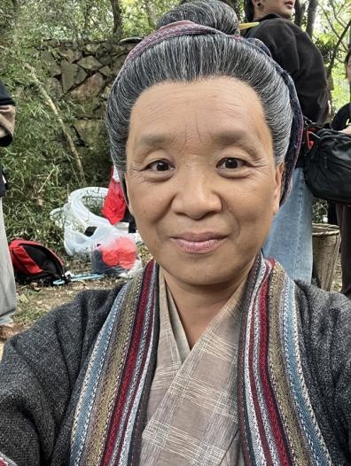 80岁熟女お婆ち浜在线观看精彩片段，温馨感人，岁月沉淀之美