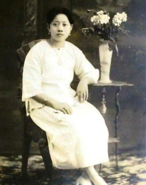 日本老妇与子交尾HD浜的离奇故事，引人深思，家庭伦理与人性交织