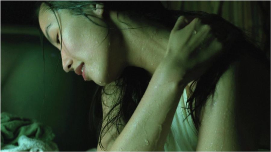玉女合欢台湾A片激情演绎，唯美画面撩人心弦，深夜独享私密时光
