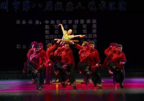 2.美女人体艺术图，自然光影交织，诠释唯美与力量，绽放独特艺术风采