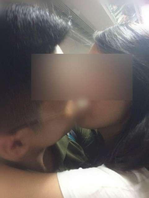1.女人被啪呻吟AAA级毛片浜激情碰撞