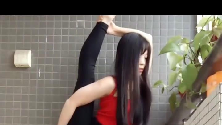 重口味美女性交挑战极限，激情四射，体验前所未有的感官刺激