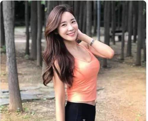 未成年美女A片浜热辣诱惑，青春靓丽，激情四射，尽享视觉盛宴