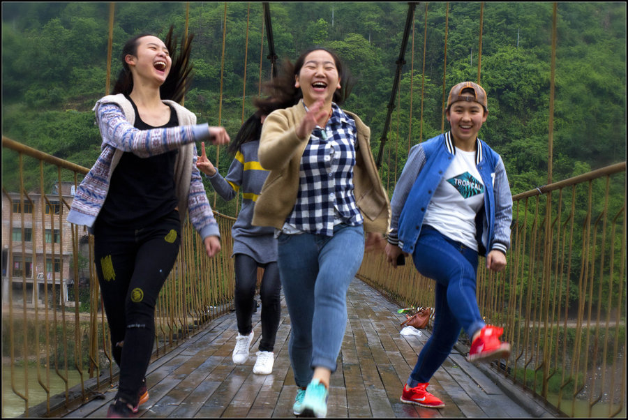 1.干女孩视频青春活力绽放瞬间