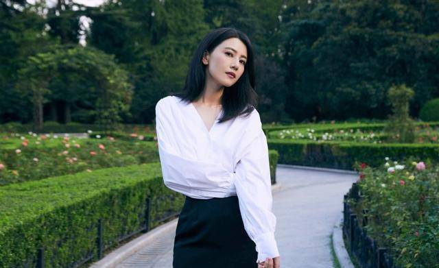 1.伊人婷婷一区二区绽放优雅魅力