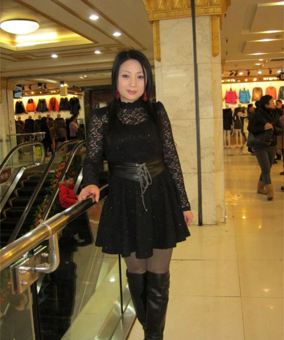 老熟女91的时尚魅力，展现成熟女性风采，优雅与自信并存