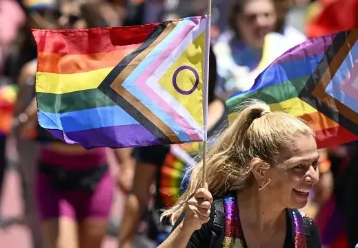 亚洲同志观看多元文化下的爱与认同，探索亚洲LGBTQ+群体的生活故事，感受真实情感