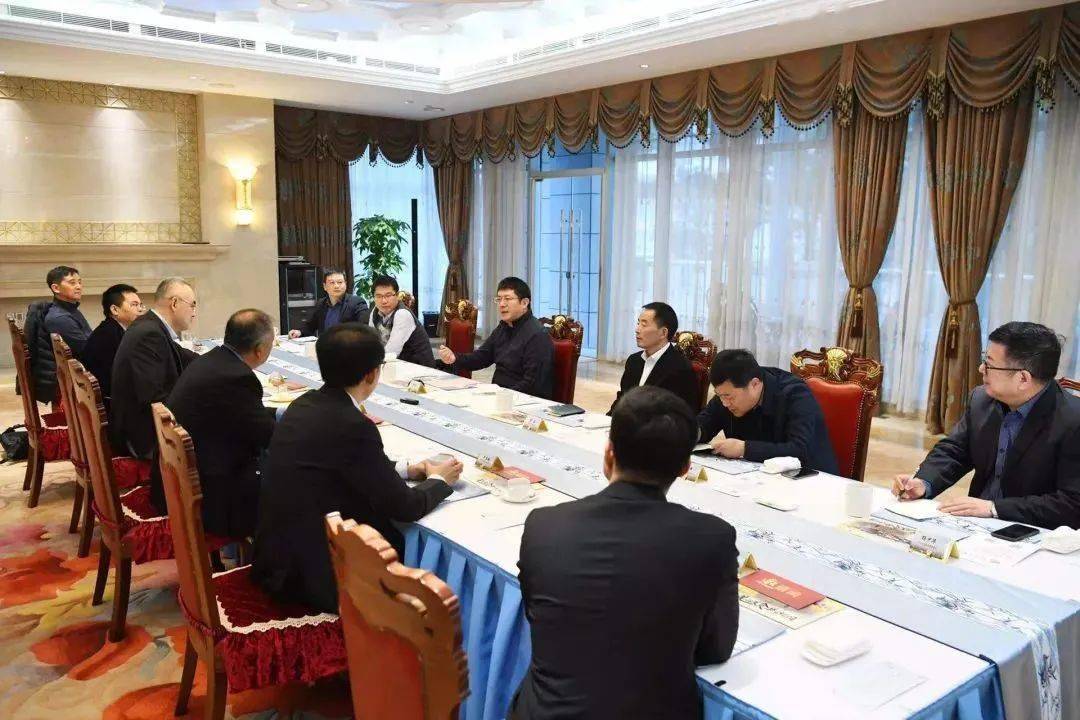 2.亚洲男同在线畅聊，分享生活点滴，结交知心朋友，共建温馨家园