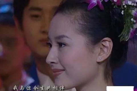 18岁女人水多A片激情演绎，青春诱惑，湿身诱惑让人欲罢不能