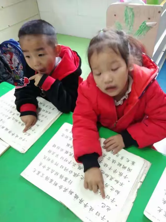 默契妺妺的成长故事，姐妹情深令人动容，共同书写美好回忆