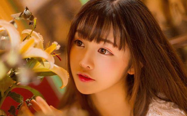 真人高清实拍女处绝美瞬间，青春绽放，纯净魅力令人心动