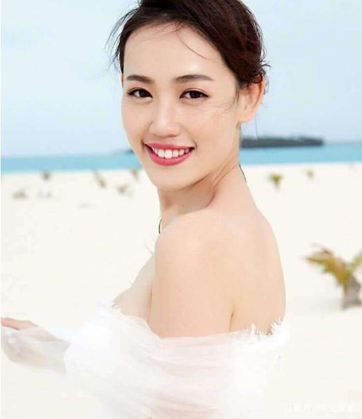 人妻精品线看二区不卡视频，成人区精彩内容，高清流畅体验