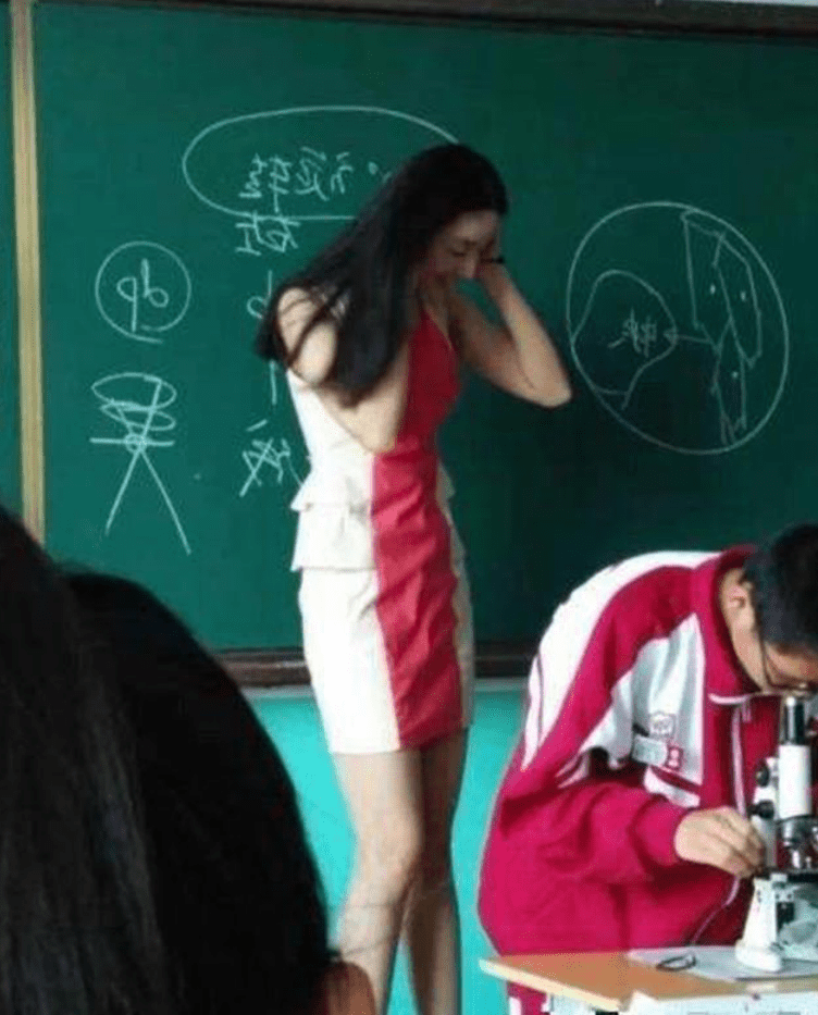 2.我淫荡的教师麻麻，课堂内外反差，学生痴迷，家长震惊，秘密曝光