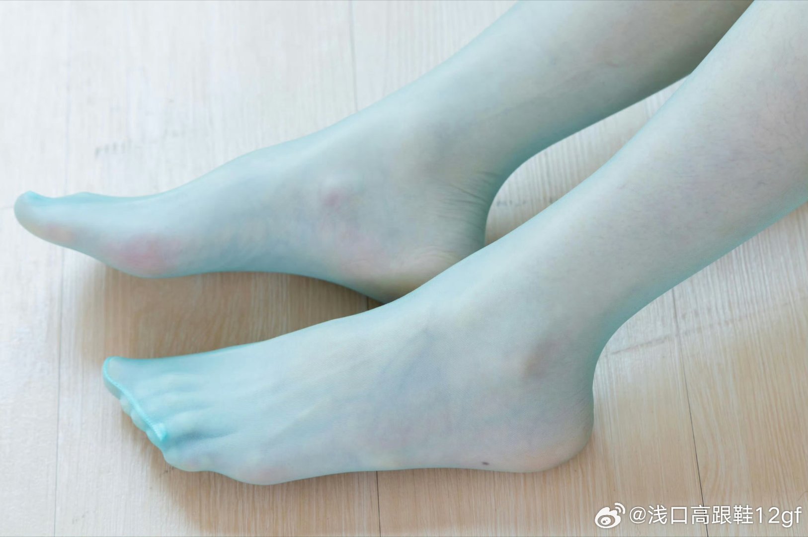 FOOTJOB护士丝袜脚交图片浜原创性感足控福利，优质资源分享，高清美图合集