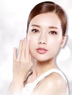2.ryⅠsKyaγt极品粉嫩美白诀窍，亲测有效，轻松拥有水润肌