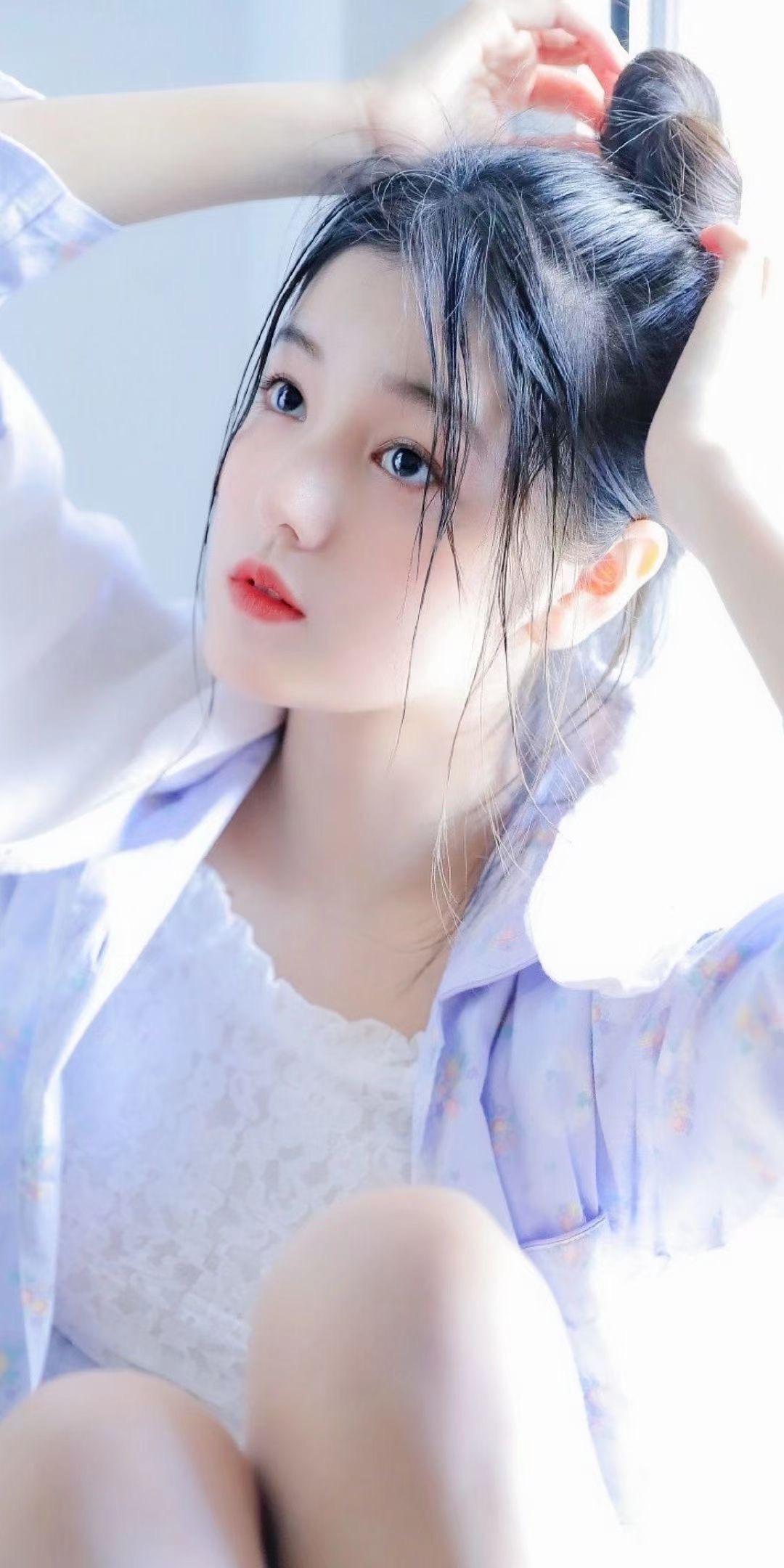13女学生小嫩B图片展现青春校园风采，清纯可爱，充满活力，吸引眼球