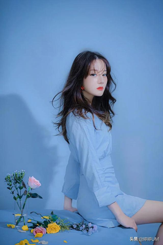亚洲成熟丰满少妇浜崎真绪魅力写真，性感身材尽显风情，优雅气质令人心动