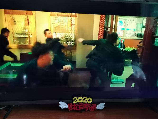 国产学生处被破视频浜曝光，校园安全引热议，网友呼吁加强监管