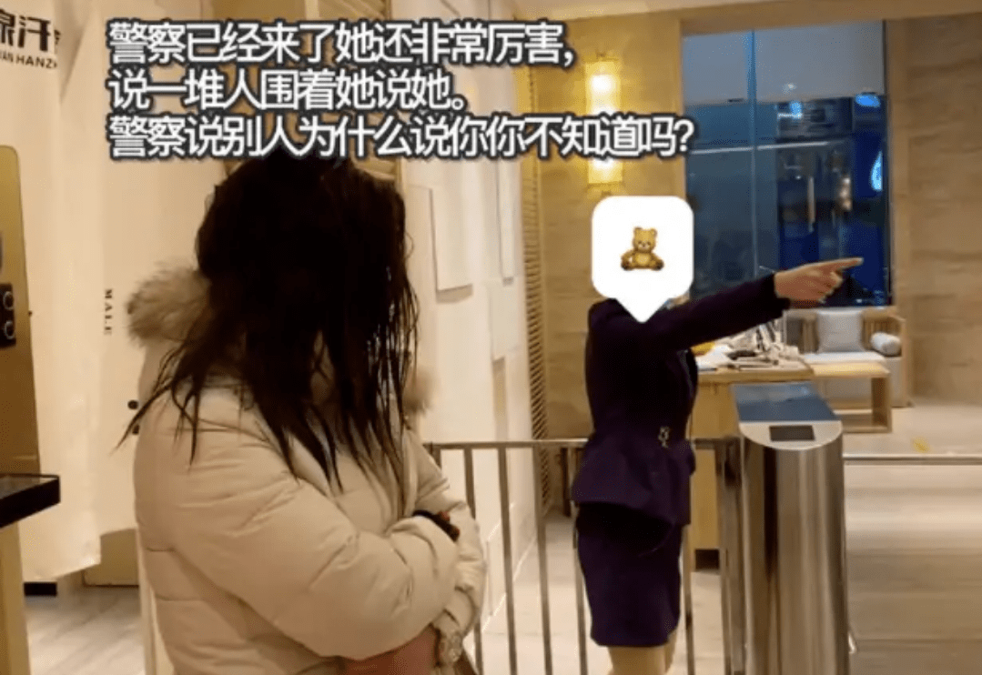 女学生洗澡自慰wwww久久小说浜 青春校园隐秘欲望与久久小说浜的深夜幻想