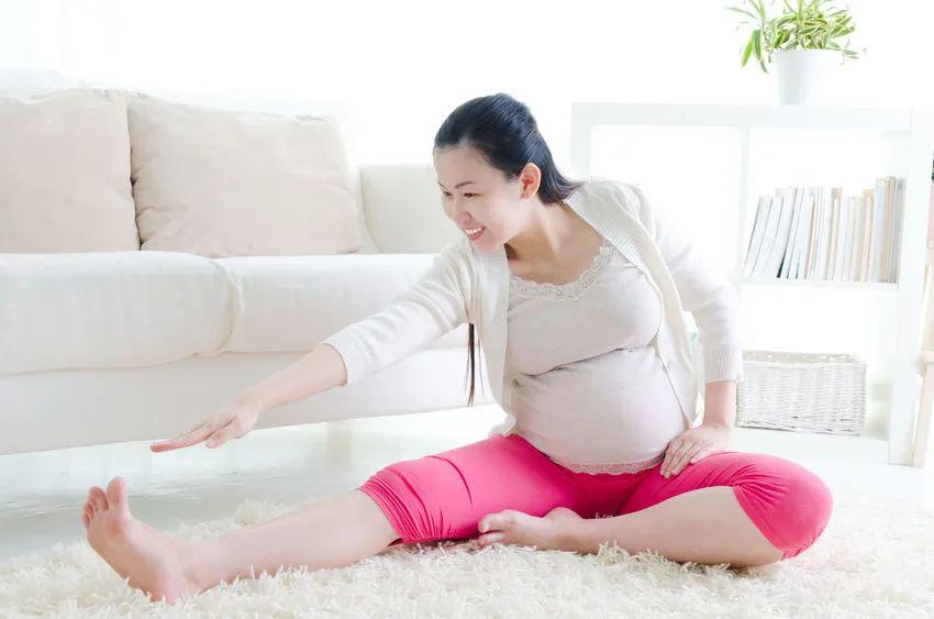 孕妇AV在线孕妇健康护理与孕期运动指南，营养补充，心理调适技巧